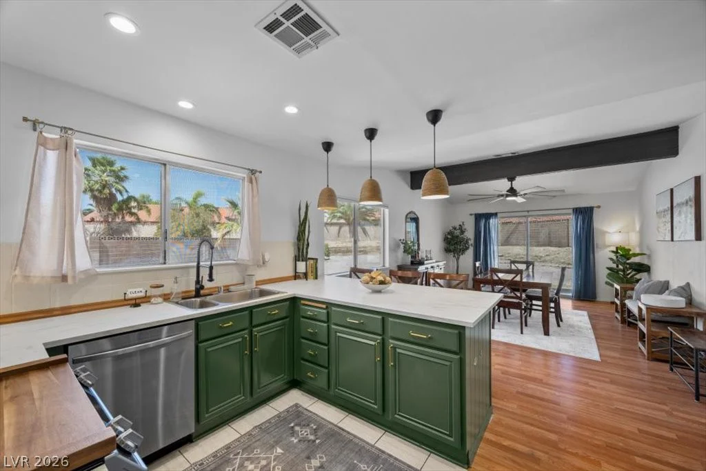 8508 Hearst, Las Vegas, NV 89117