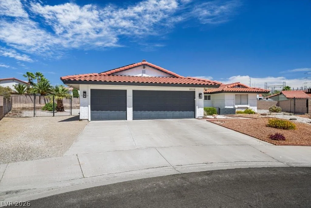 8508 Hearst, Las Vegas, NV 89117