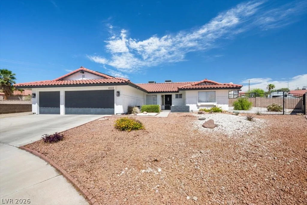 8508 Hearst, Las Vegas, NV 89117