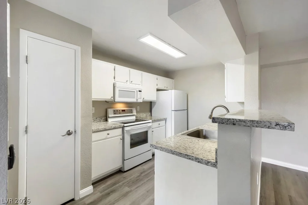 8101 Flamingo, Las Vegas, NV 89147