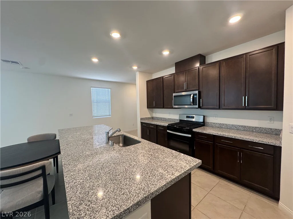 7055 Cottage Vista, Las Vegas, NV 89113
