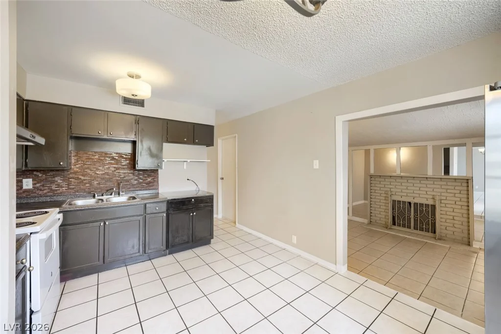 6317 Bannock, Las Vegas, NV 89107