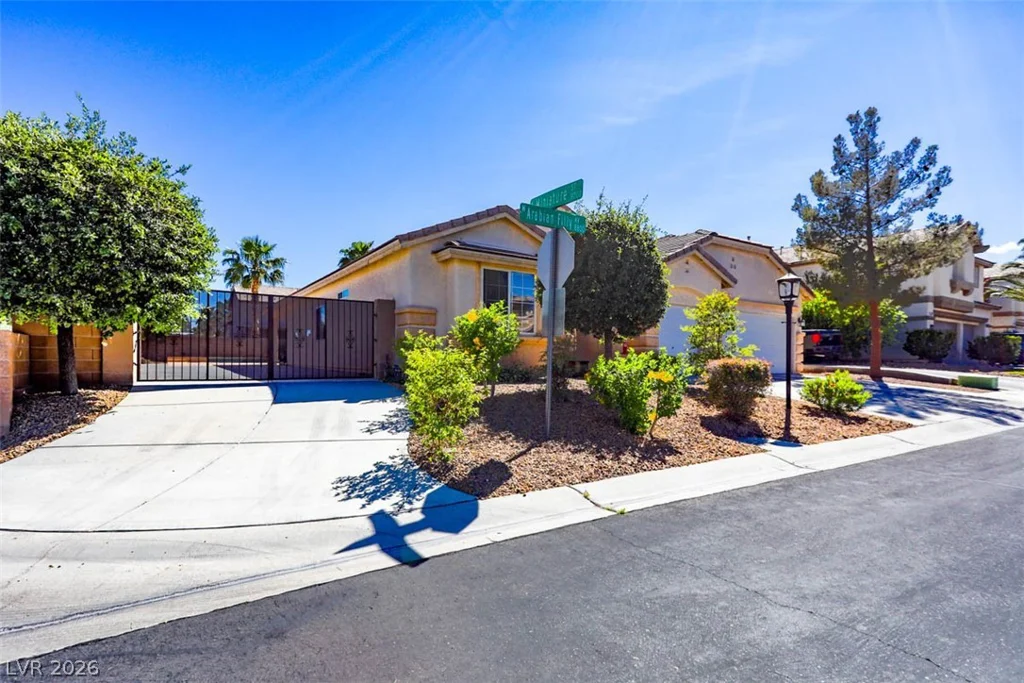 8813 Arabian Filly, Las Vegas, NV 89143