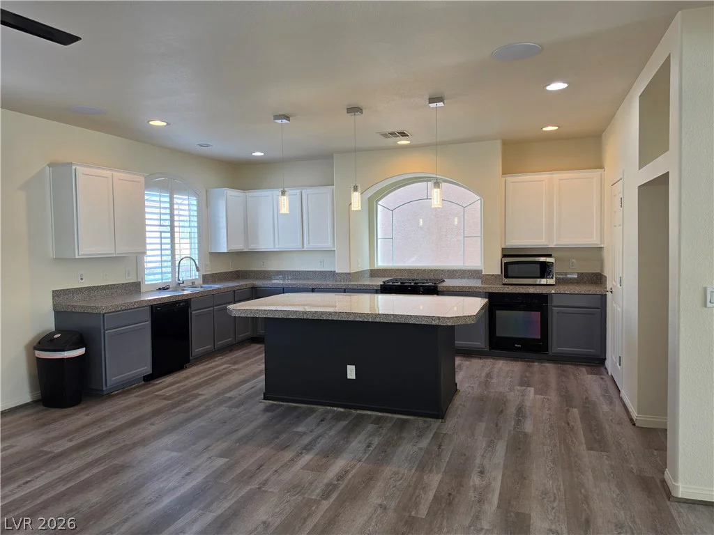 9739 Fox Estate, Las Vegas, NV 89141