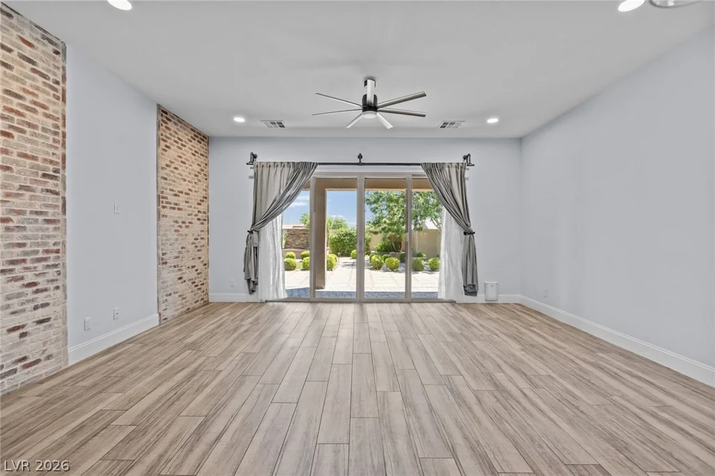 9048 Kristy Alana, Las Vegas, NV 89139
