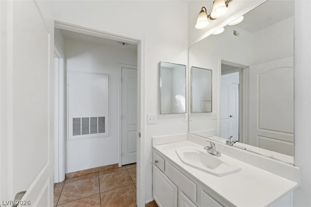 7400 Flamingo, Las Vegas, NV 89147