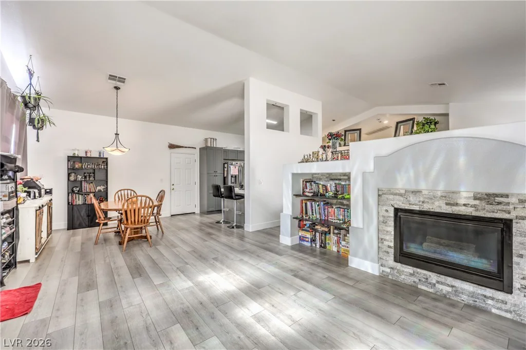 6138 Dundee Port, Las Vegas, NV 89110