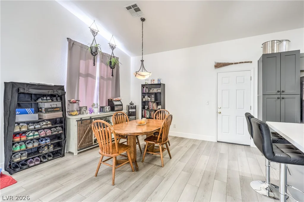 6138 Dundee Port, Las Vegas, NV 89110