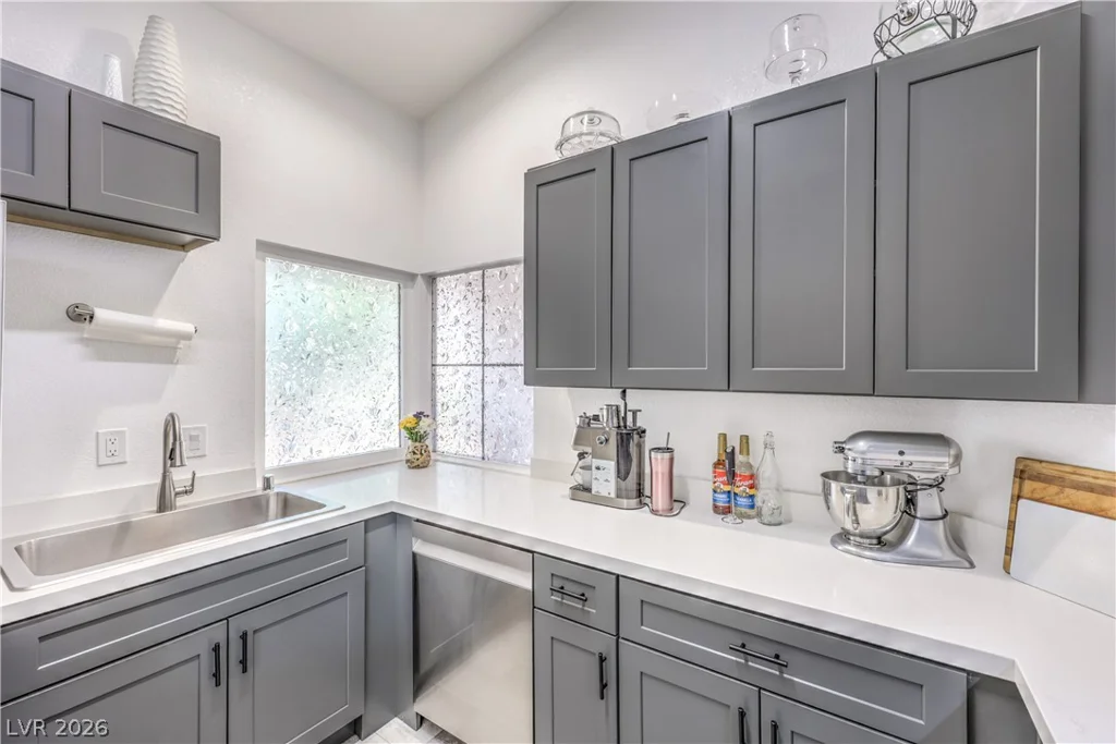 6138 Dundee Port, Las Vegas, NV 89110