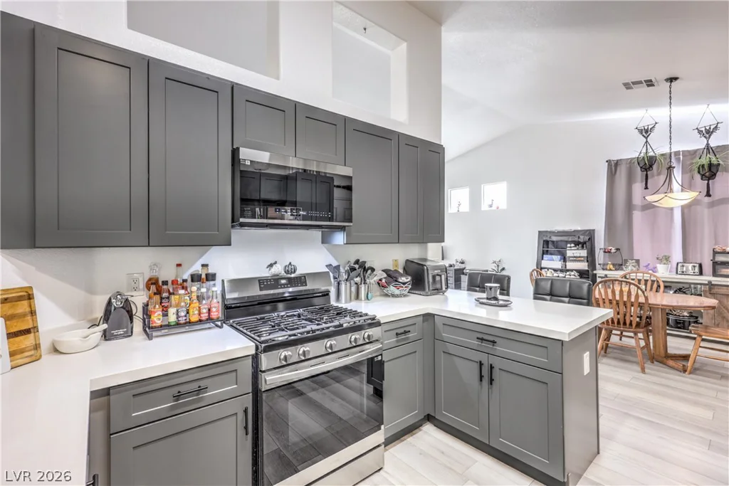 6138 Dundee Port, Las Vegas, NV 89110