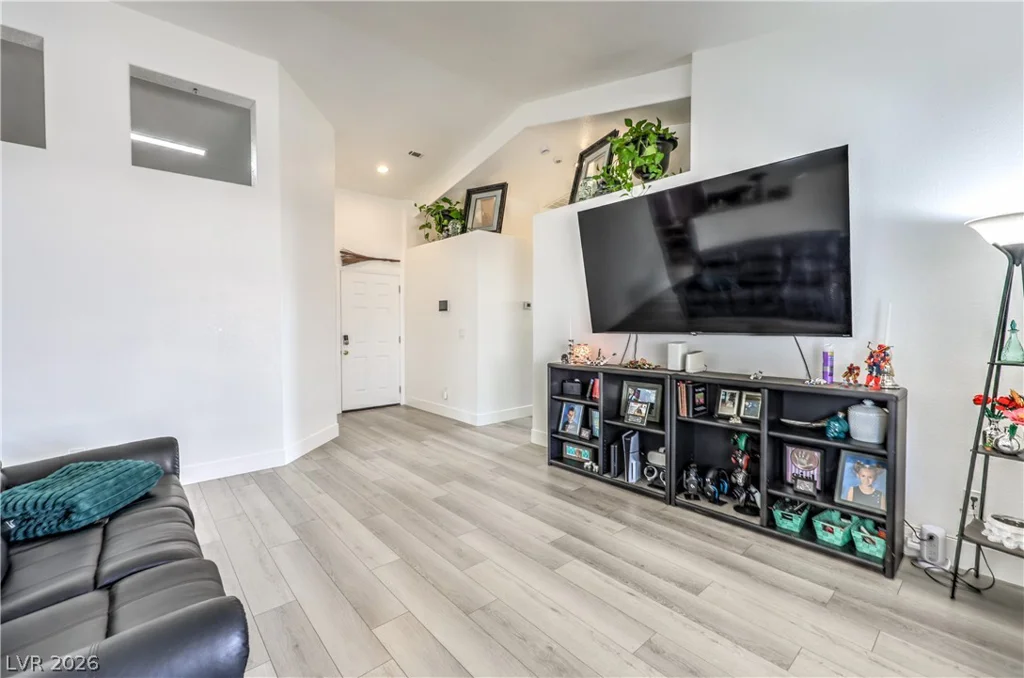 6138 Dundee Port, Las Vegas, NV 89110