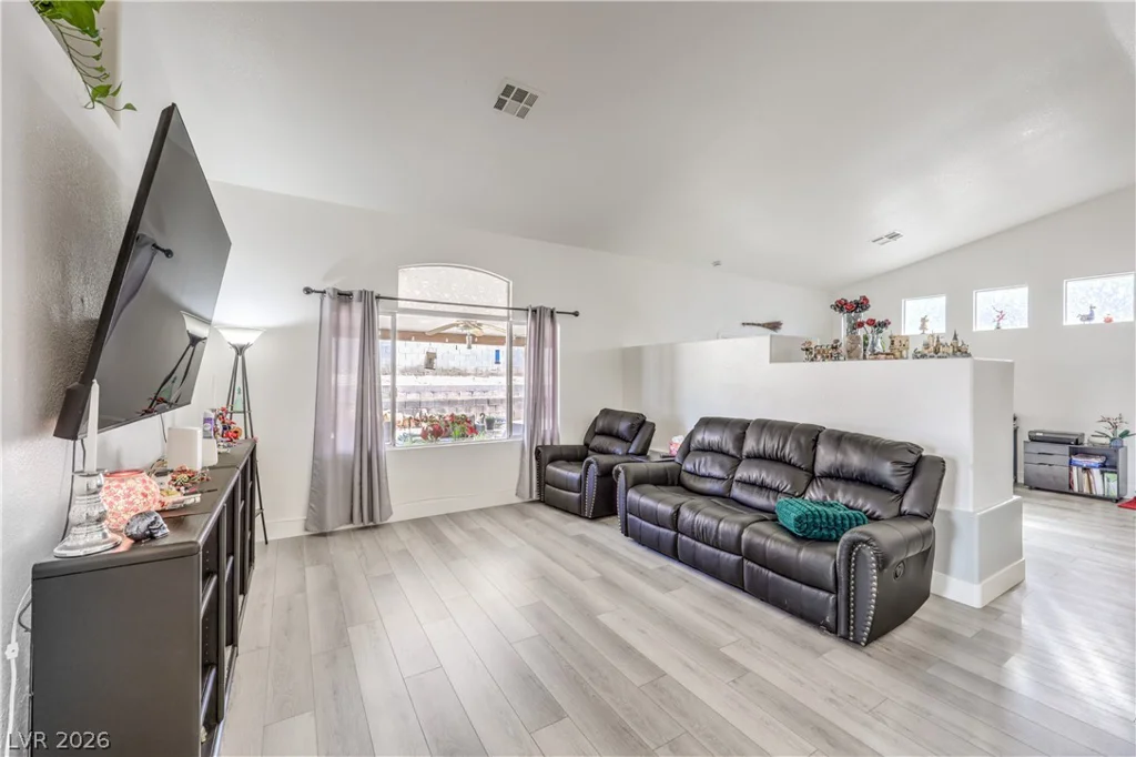 6138 Dundee Port, Las Vegas, NV 89110