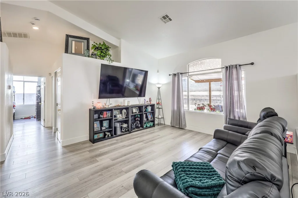 6138 Dundee Port, Las Vegas, NV 89110