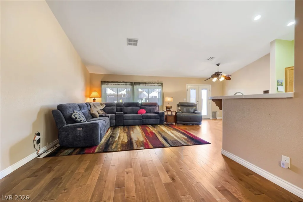 2402 White Sails, North Las Vegas, NV 89031
