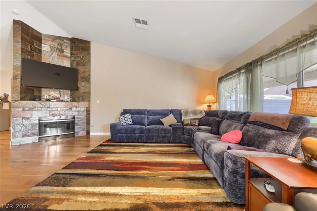 2402 White Sails, North Las Vegas, NV 89031