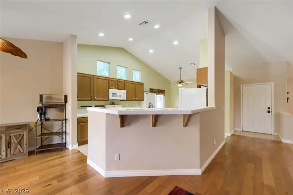 2402 White Sails, North Las Vegas, NV 89031