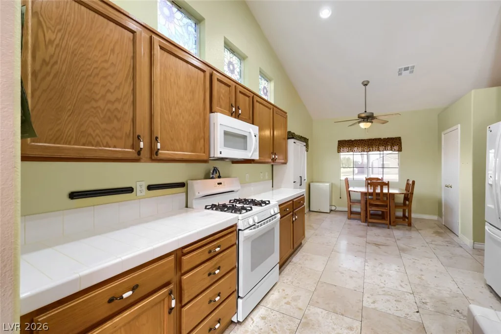 2402 White Sails, North Las Vegas, NV 89031