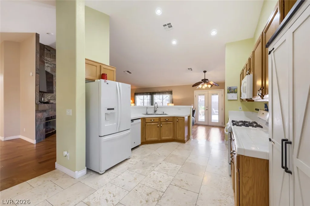 2402 White Sails, North Las Vegas, NV 89031