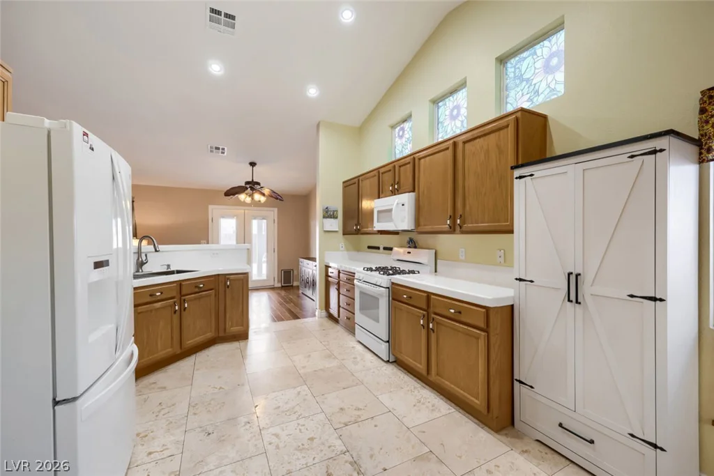 2402 White Sails, North Las Vegas, NV 89031