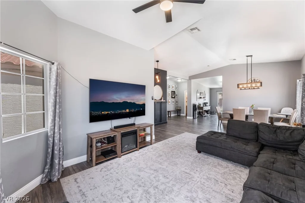 5218 Sangara, North Las Vegas, NV 89031