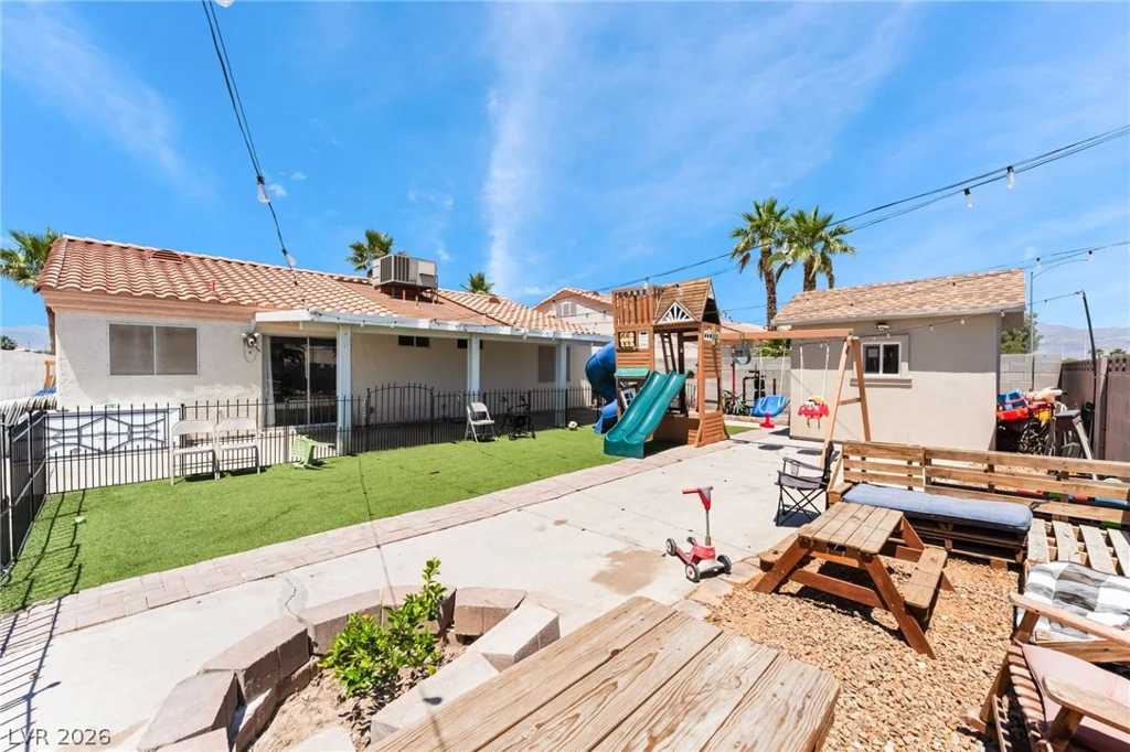 5218 Sangara, North Las Vegas, NV 89031