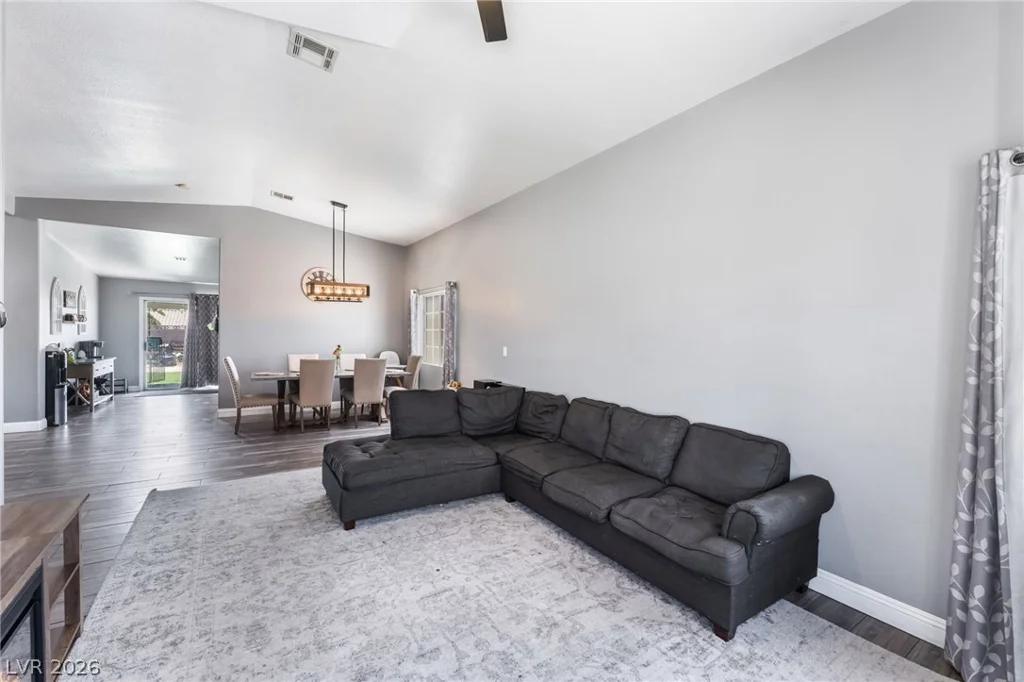 5218 Sangara, North Las Vegas, NV 89031