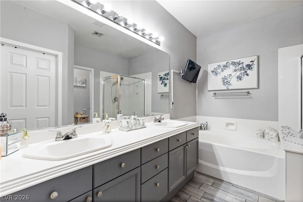 7954 Half Moon Point, Las Vegas, NV 89113