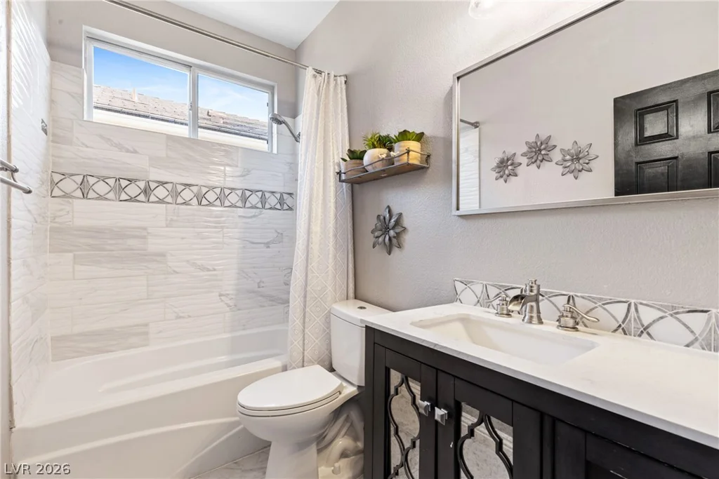 7954 Half Moon Point, Las Vegas, NV 89113