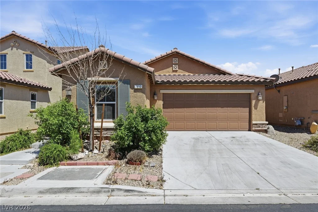 7852 Hamilton Pool, Las Vegas, NV 89113