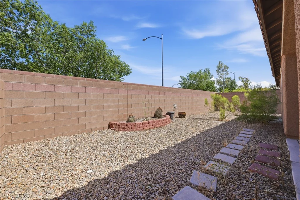7852 Hamilton Pool, Las Vegas, NV 89113