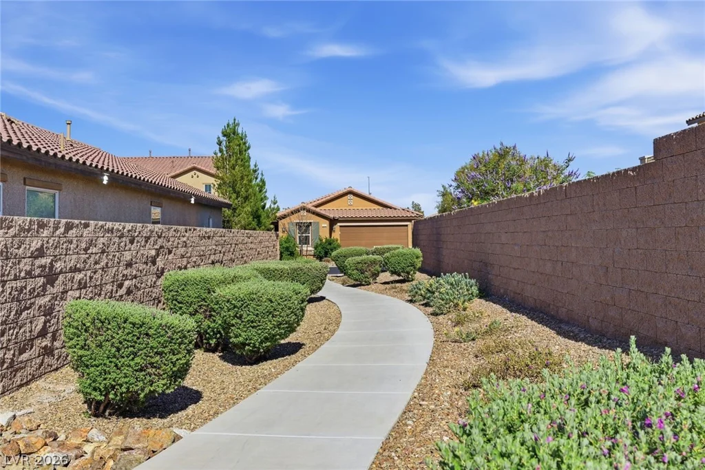 7852 Hamilton Pool, Las Vegas, NV 89113