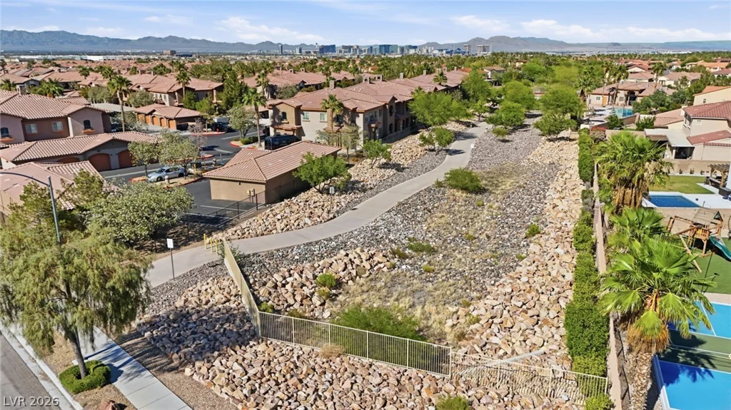7852 Hamilton Pool, Las Vegas, NV 89113