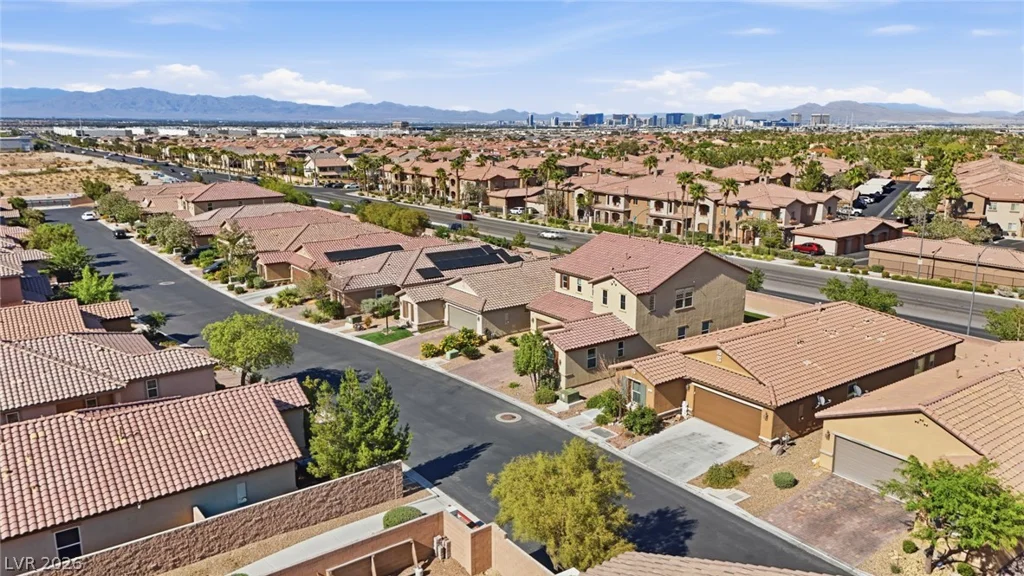 7852 Hamilton Pool, Las Vegas, NV 89113