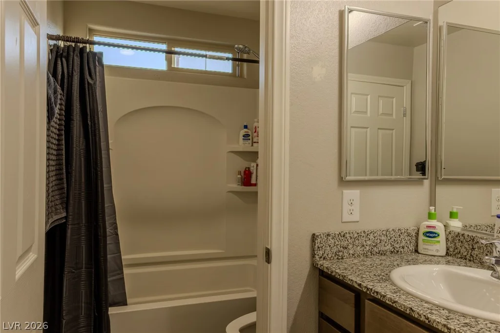 5336 mountain garland, North Las Vegas, NV 89081