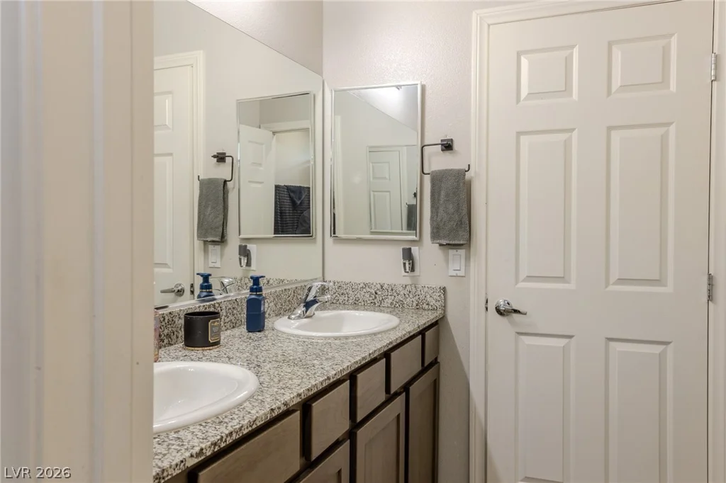 5336 mountain garland, North Las Vegas, NV 89081