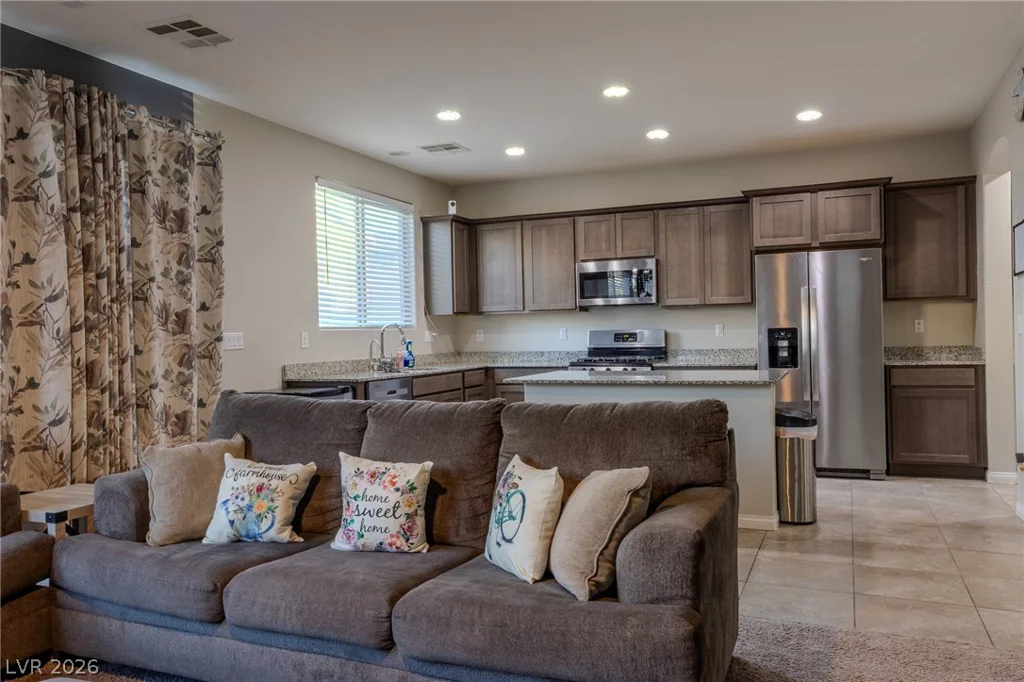 5336 mountain garland, North Las Vegas, NV 89081