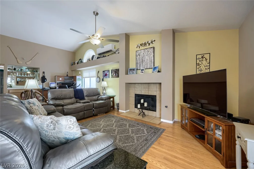 9536 Cliff View, Las Vegas, NV 89117