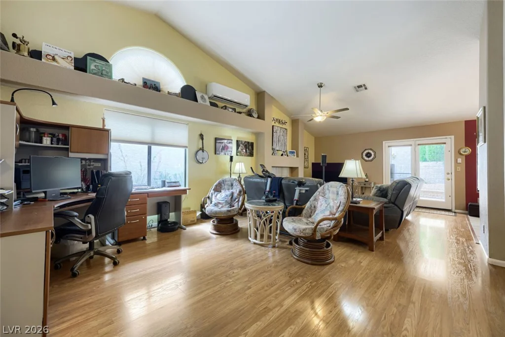 9536 Cliff View, Las Vegas, NV 89117