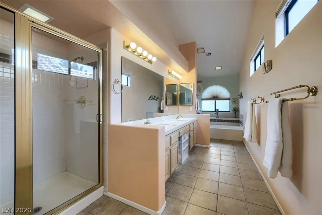 9536 Cliff View, Las Vegas, NV 89117