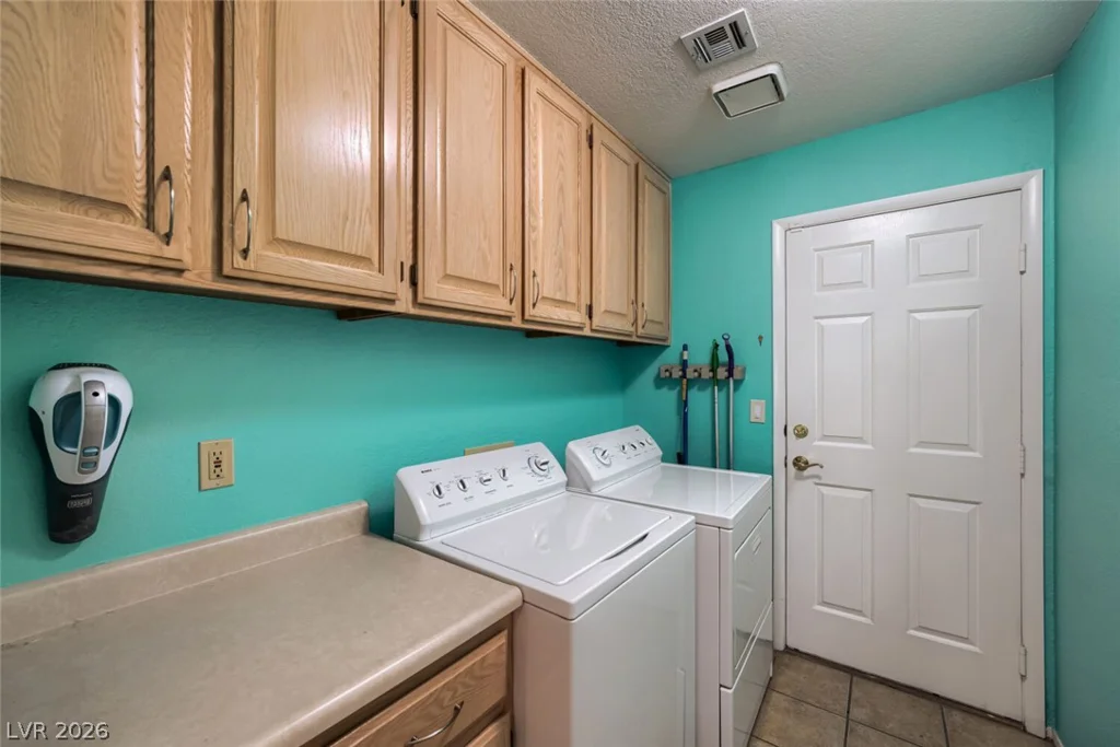 9536 Cliff View, Las Vegas, NV 89117