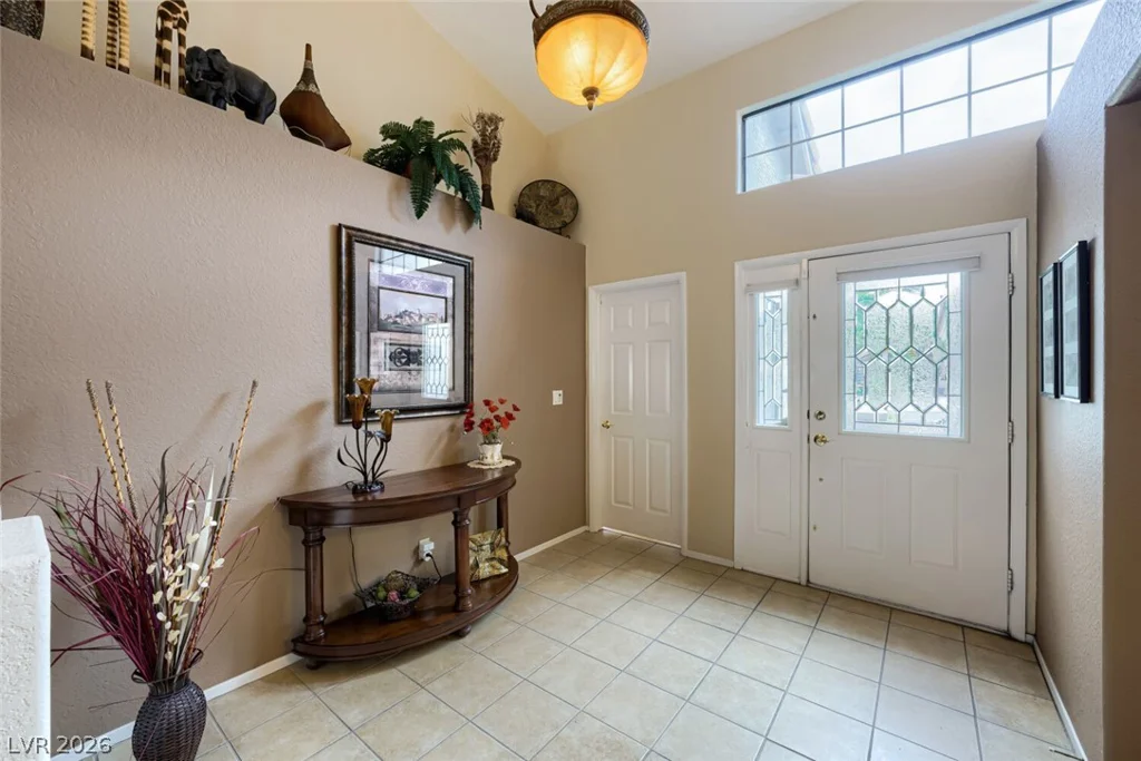 9536 Cliff View, Las Vegas, NV 89117