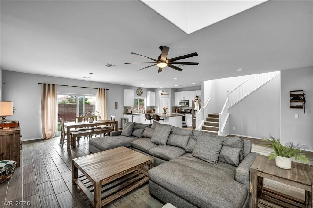 7630 Phoenix Peak, Las Vegas, NV 89166