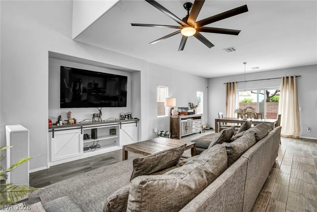 7630 Phoenix Peak, Las Vegas, NV 89166