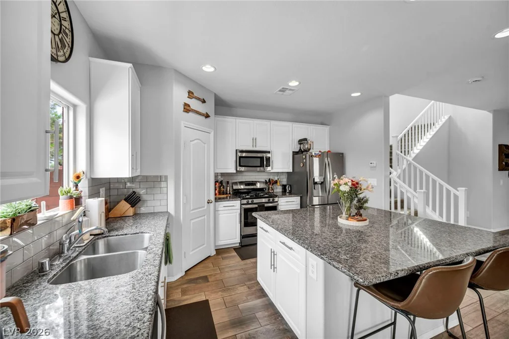 7630 Phoenix Peak, Las Vegas, NV 89166