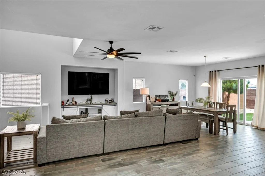 7630 Phoenix Peak, Las Vegas, NV 89166