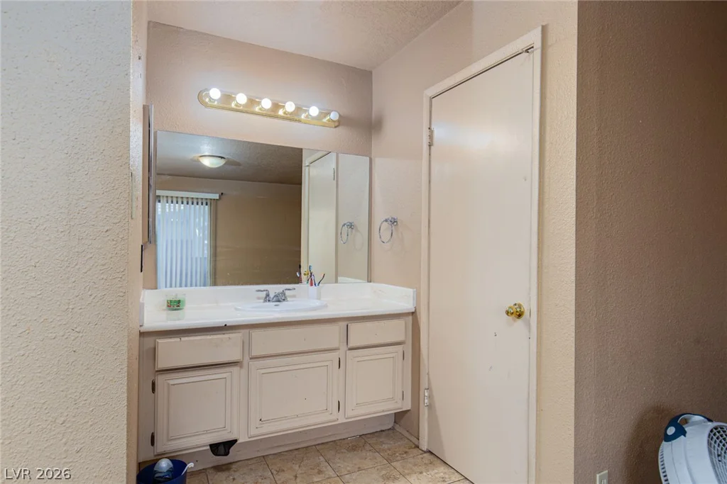 3233 Kinsale, Las Vegas, NV 89121