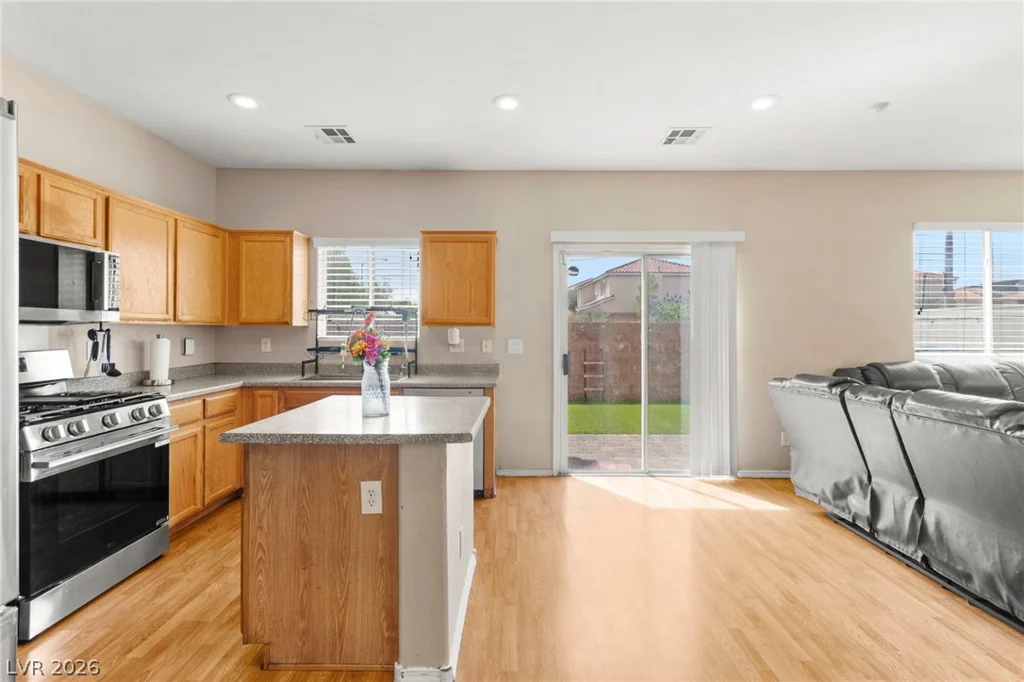 7449 Bouquet Canyon, Las Vegas, NV 89139