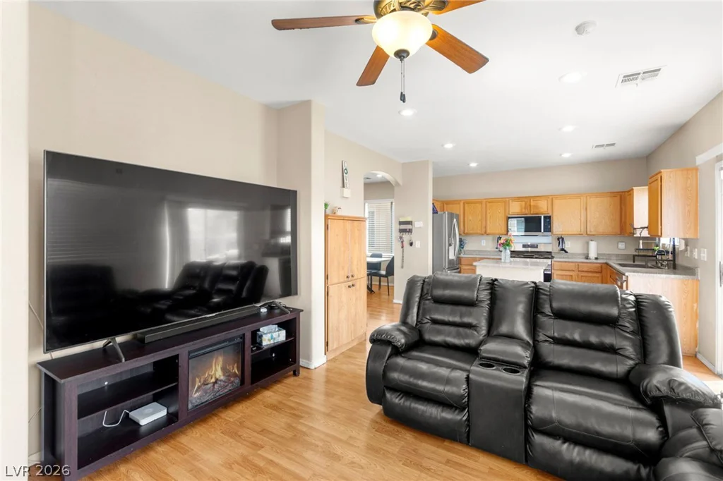 7449 Bouquet Canyon, Las Vegas, NV 89139