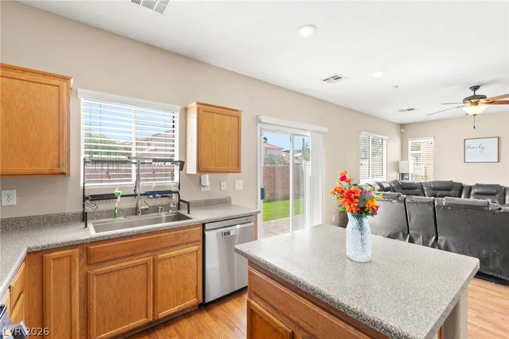 7449 Bouquet Canyon, Las Vegas, NV 89139