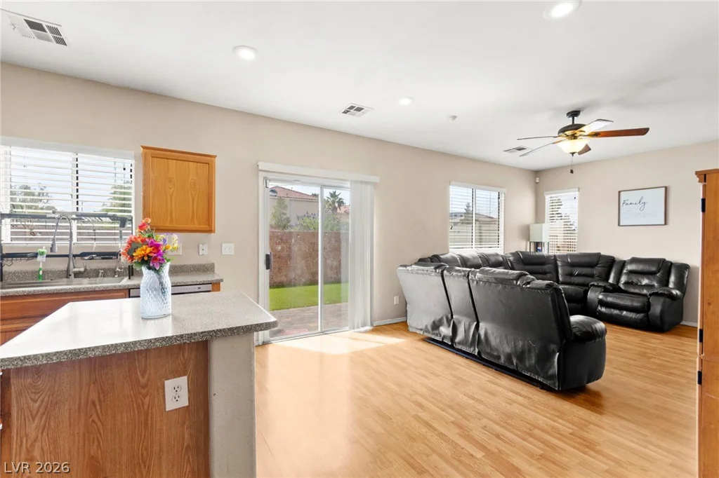 7449 Bouquet Canyon, Las Vegas, NV 89139